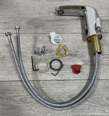 American Standard 7755305.002 Single Hole Bathroom Faucet – Chrome *READ*