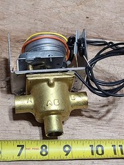 HONEYWELL MOTORIZED DIVERTING VALVE V8044A 1010, 1/2″ ID – 5/8″ OD –