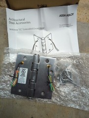 ASSA ABLOY McKinney Concealed Circuit Hinge MK55904 4-1/2 X 4-1/2 TA2714 26D CC8
