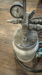 Binks Model 80-228 Pressure Pot & Binks Mach 1 Paint Gun