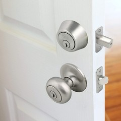 Design House Cambridge Keyed Brass Entry Door Knob in Satin Nickel/Silver