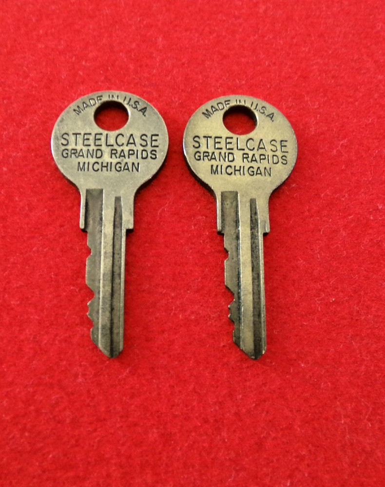 1 Set of Original Steelcase Office Furniture / Cabinet Keys / FR 329 / USA
