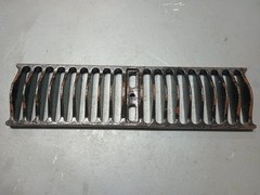 ZURN DIN KL E600 20″ x 5-3/8″ Epoxy Coated Ductile Iron Trench Grate DINKL