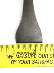 Vintage Unbranded 1-3/8″ Scaling Chisel 7″ Length H3 – NOS!