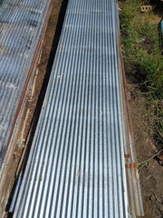 (30 sq.ft.) 5 pcs 3′ x 2′ RECLAIMED CORRUGATED BARN ROOFING TIN