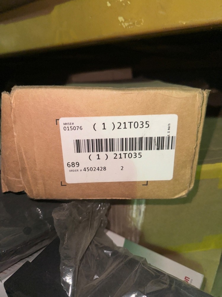 NEW CORBIN DC8210 689 Door Closer 12 In. 21T035