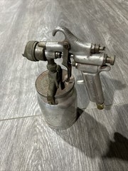 VTG Devilbiss MBC Used Spray Gun With Nozzle and Aluminum Canister Cup KR-501