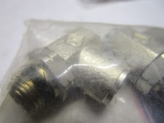 Flow Control 1/8″ Universal Thread x 1/8″ Female Thread Flow Out QTY 2