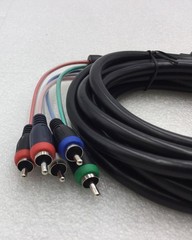 Steren 257-612BK 12′ 5-RCA Component Video/Audio Cable