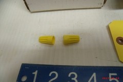 Twist off Wire Fastener Nuts Approx. 1600 Assorted, Various colors and sizes