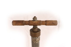 Air Pump Hand Pump with Pressure Gauge for Shut-Off Bladder Sealing Pad Pipe Bubble