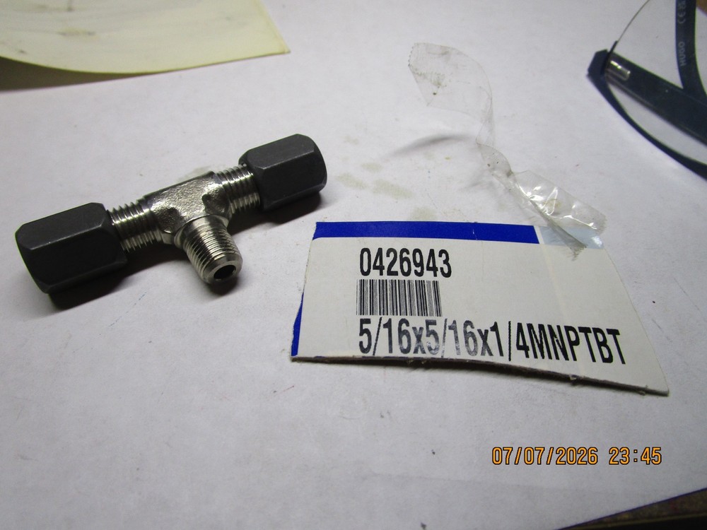 5/16″ Tube x 5/16″ Tube x 1/4″ M NPT Branch Tee Stainless Steel