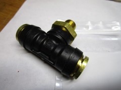 1/2″ Tube x 1/4″ Male NPT Nylon Push-to-Connect DOT Swivel Branch Tee