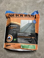 Quick Dam 10 Ft Flood Barrier Reusable Water Activated Indoor/Outdoor NEW