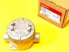 CROUSE HINDS EATON EAJC16 SA CONDULET OUTLET BOX 3-3/16″ COVER 1/2″ HUBS ( NEW )