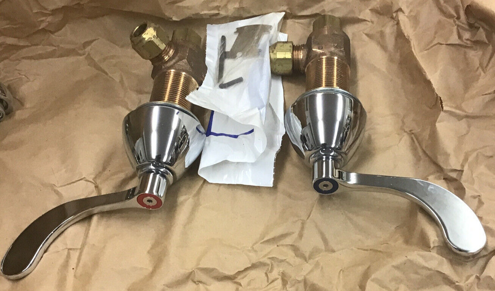 NOS CHICAGO FAUCETS 404-V317ABCP Low Arc Chrome (B337)