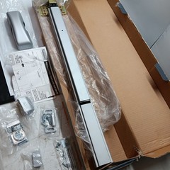 UNIVERSAL HARDWARE COMMERCIAL EMERGENCY PUSH BAR EXIT DEVICE