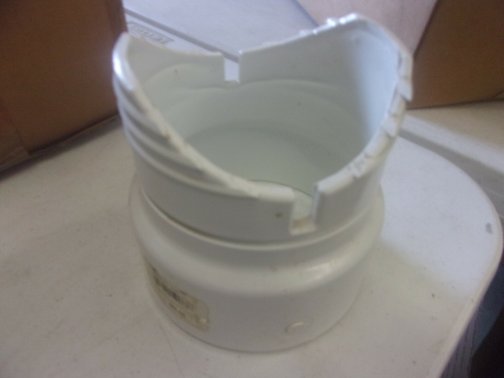 NDS DS-126 Dura Slope Bottom Outlet Adapter WHITE O RING IS MISSING
