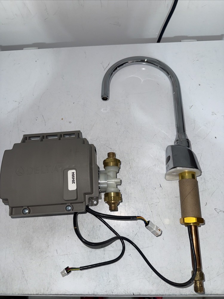 Delta Commercial Gooseneck Basin Faucet Touchless Chrome 1501T3370 T3 Read