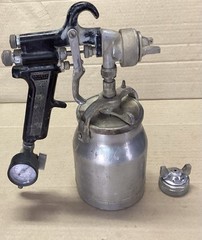 Binks Model 7 Paint Spray Gun With Cup And Extra 36 SD Nozzle