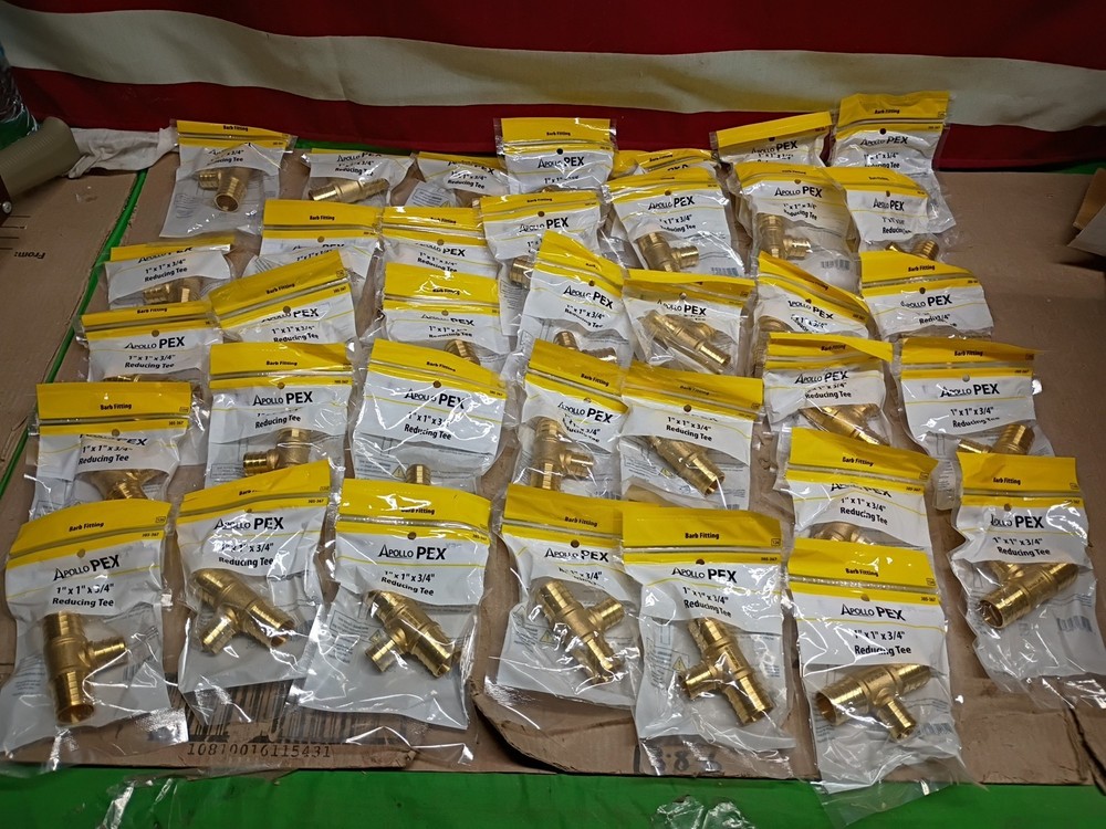 36PK Apollo APXT1134 1″ x 1″ x 3/4″ Brass PEX-B Barb Reducing Tee, New Open Box,