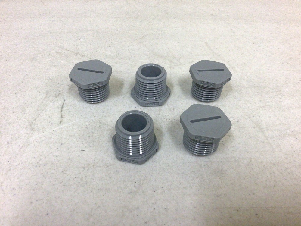 NEW, ( LOT OF 5 ) HEYCO NPT 1/2″ THREADED PVC PLUG, BSP PRESSURE PIPE FITTING
