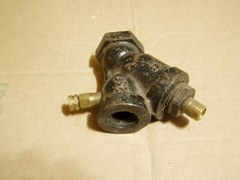 3/4″ NPT Y-strainer 250-psi with 1/4″ bleeder valve.