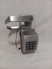 Keyless Heagy Duty Single-point Door Handle Lock. Please Read…