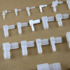 90° Elbow Hose Joiner Reducer Plastic Barbed Connector L-Type Fitting Clear