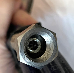 AIRLESS GUN FLUID HOSE 25 FT with 1/4 nps STAINLESS f. ends