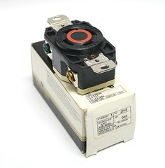 LEVITON 2710 L14-30 Single Lock Receptacle Flush Black Twist Lock 30A 250V 3P 4W