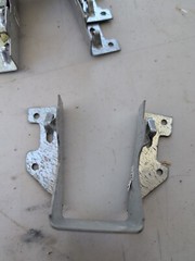 (8) Simpson Strong-Tie LUS24z 2″ X 4″ Z-Max Steel 18 Ga Joist Hanger LUS24Z