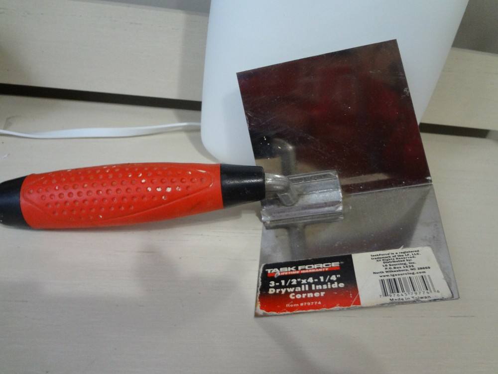 Task Force 3-1/2″ x 4-1/4″ Drywall Inside Corner Item #79774