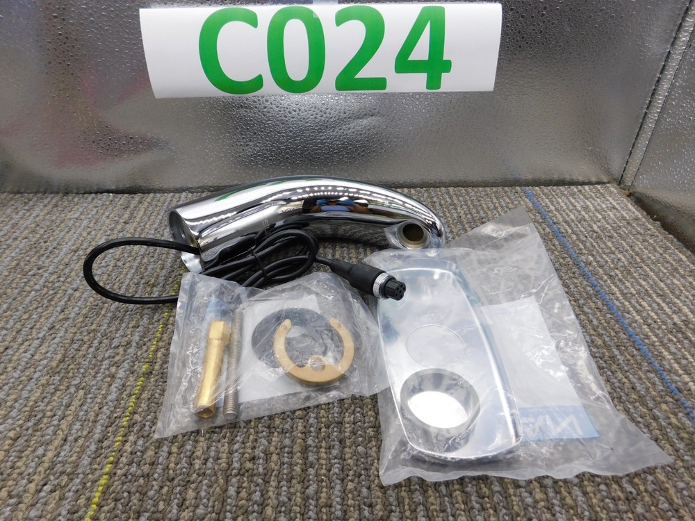 NEW Sloan SF-2450 Battery-Powered Deck-Mounted Bathroom Faucet w/ 4″ Trim Plate