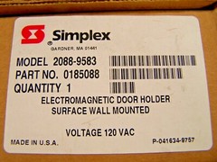 NEW SIMPLEX ELECTROMAGNETIC DOOR HOLDER SURFACE WALL MOUNTED 120 VAC 2088-9583
