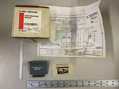 Cutler Hammer Panel Mounting Bracket C323BR1 NOS H0115 R