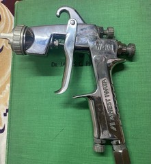 Iwata W100 H2 Spray Gun for Car Furniture Paint Spraying 1.4 Nozzle Clear Coat