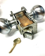 CORBIN RUSSWIN, INTRUDER FUNCTION, UNIT LOCK, KEYED ON BOTH SIDES , WITH 1 KEY