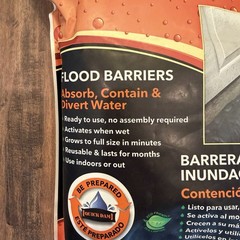 Quick Dam 10 Ft Flood Barrier Reusable Water Activated Indoor/Outdoor NEW