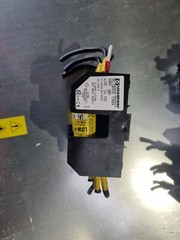 MARATHON R6J30A3S FUSE HOLDER W/ X3 LPJ-30SP FUSES (br2.1b6)