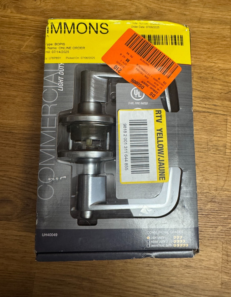 Universal Hardware Light Duty Commercial Entry Lever Satin Chrome Finish
