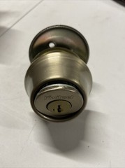 660 Series Antique Brass Single Cylinder Deadbolt Featuring SmartKey Security