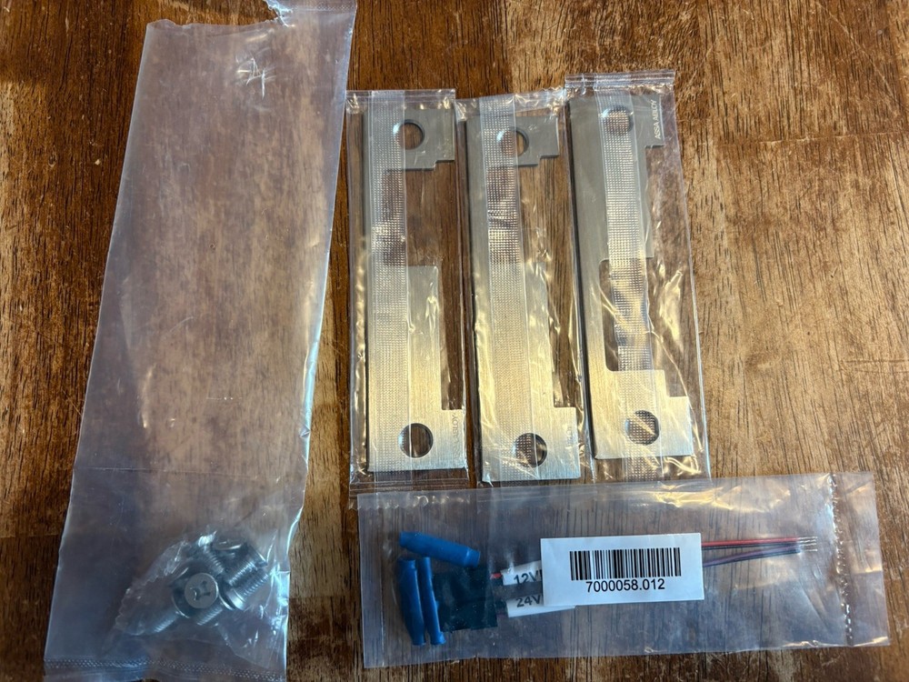 Hes 7000058.012 Tail /accessories . No other Parts Or Pieces Included