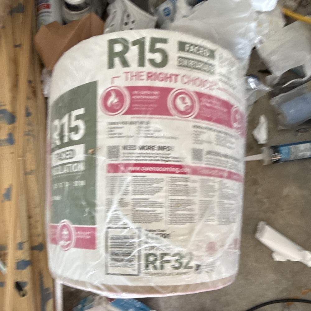 R15 Faced Fiberglass Insulation Roll 15in x 26.7ft 32ft² Wall RF32