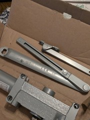LCN 4011 Door Closer Aluminum Finish Right Hand RH Regular Arm Open Box No Screw