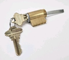Schlage B560 Deadbolt Cylinder 6 Pin Keyed 5, SC1 Keyway, 2 Keys, New