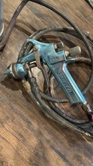 Binks Model 80-228 Pressure Pot & Binks Mach 1 Paint Gun