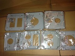 *NEW* 4-11/16″ Square Finished Electrical Box Cover 1 Single Receptacle Gray AC