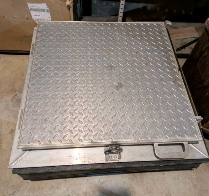 Halliday Products Heavy Duty Aluminum Floor Hatch Door 24″ x 24″ (29″x29″ Frame)