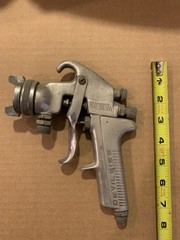 DEVILBISS JGA-502 spray gun